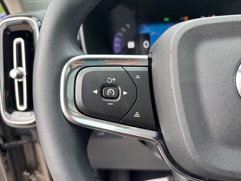 Certified 2023 Volvo XC40 B5 Plus w/ Climate Package AWD/4WD image 20