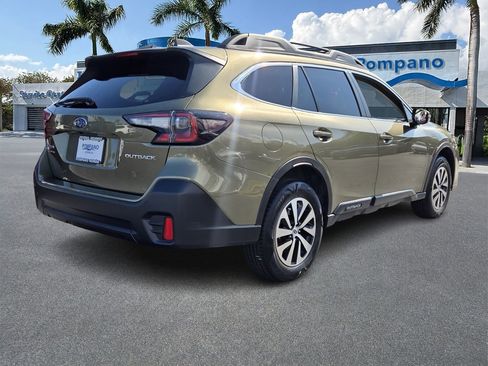 Used 2022 Subaru Outback Premium image 7