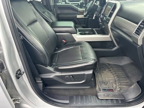 Used 2018 Ford F250 Lariat w/ Lariat Value Package AWD/4WD image 13