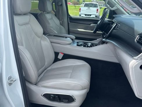 Used 2023 Jeep Wagoneer L Series II AWD/4WD image 48