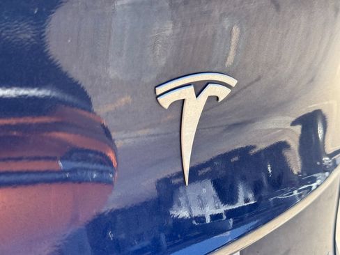 Used 2022 Tesla Model Y Long Range AWD/4WD image 8
