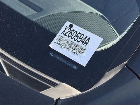 Used 2017 Lexus IS 200t 200t image 31