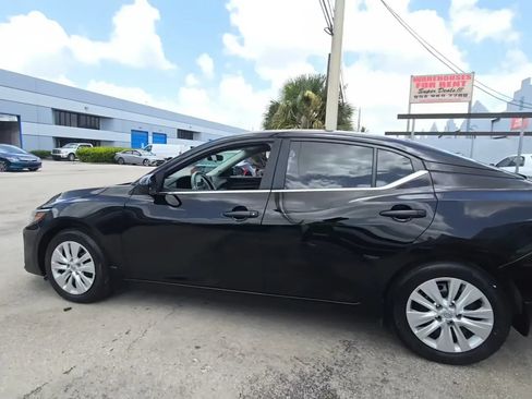 Used 2024 Nissan Sentra S FWD image 2