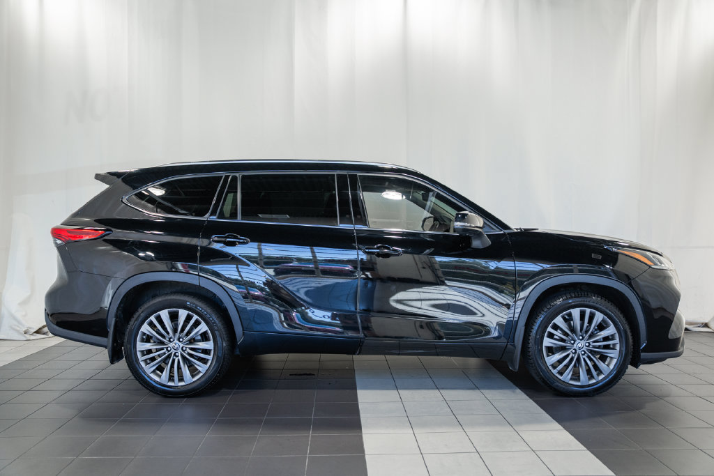Used 2021 Toyota Highlander Platinum AWD/4WD image 3