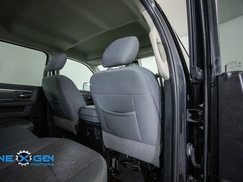 Used 2018 RAM 1500 Big Horn AWD/4WD image 36