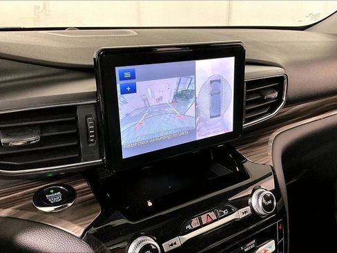 Used 2021 Ford Explorer Limited w/ Equipment Group 301A image 21