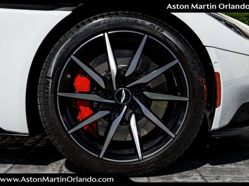 Used 2019 Aston Martin DB11 Volante image 23