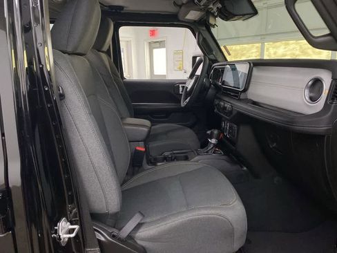 Used 2025 Jeep Wrangler Sahara image 18