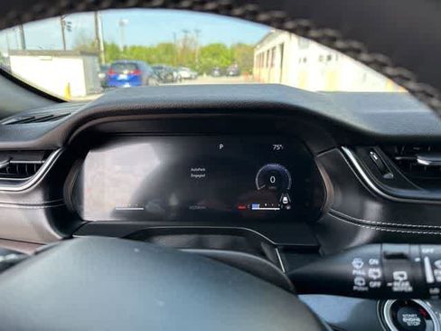 Used 2023 Jeep Grand Cherokee Altitude image 13