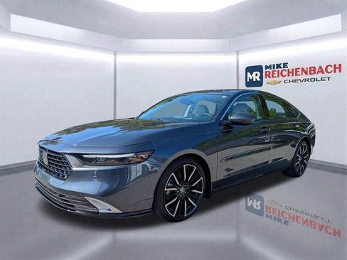 Used 2024 Honda Accord Touring image 8