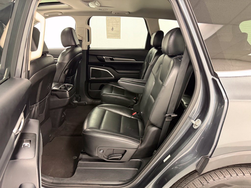 Used 2022 Kia Telluride S FWD image 18