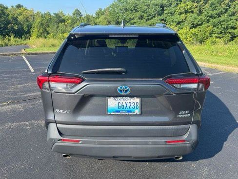 Certified 2023 Toyota RAV4 XLE Premium AWD/4WD image 4