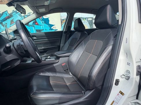 Used 2021 Nissan Altima 2.5 SR FWD image 12