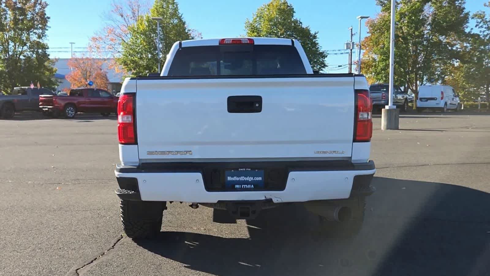Used 2017 GMC Sierra 2500 Denali AWD/4WD image 7