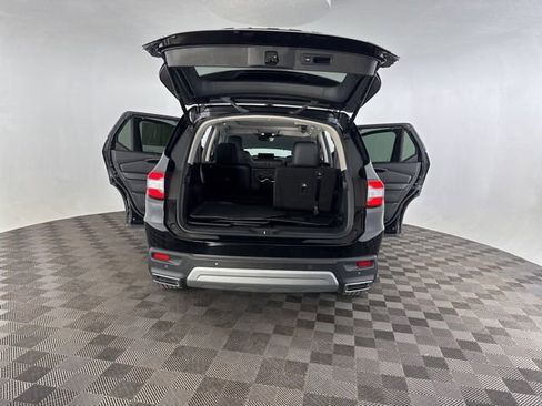 Certified 2025 Honda Pilot Touring image 20