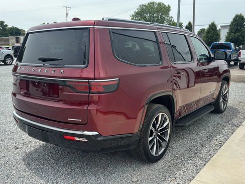 Used 2022 Jeep Wagoneer Series II w/ Premium Group I AWD/4WD image 5