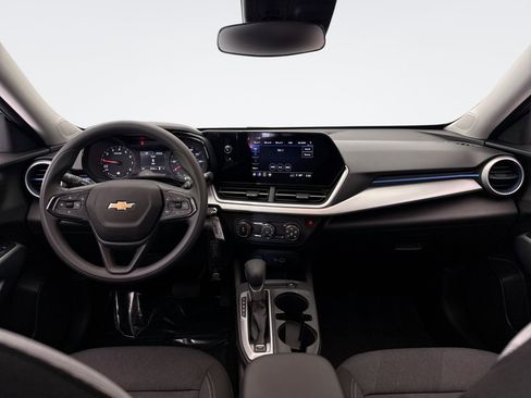 Used 2025 Chevrolet Trax LS w/ Driver Confidence Package FWD image 14