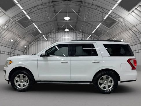 Used 2019 Ford Expedition XLT w/ Equipment Group 202A AWD/4WD image 2