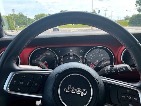 Used 2018 Jeep Wrangler Rubicon AWD/4WD image 19