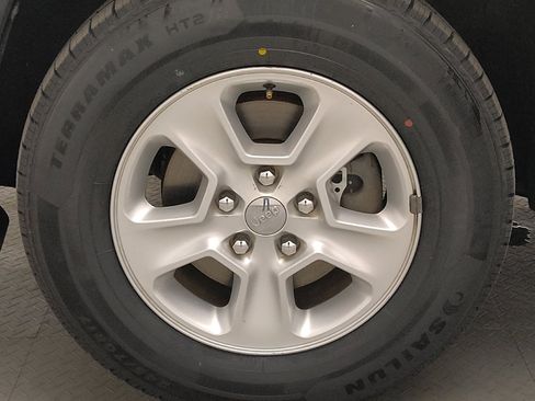 Used 2016 Jeep Grand Cherokee Laredo w/ Quick Order Package 23E image 31