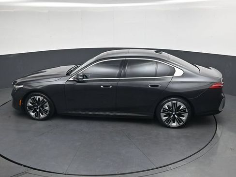 Used 2025 BMW i5 eDrive40i w/ Premium Package RWD image 30