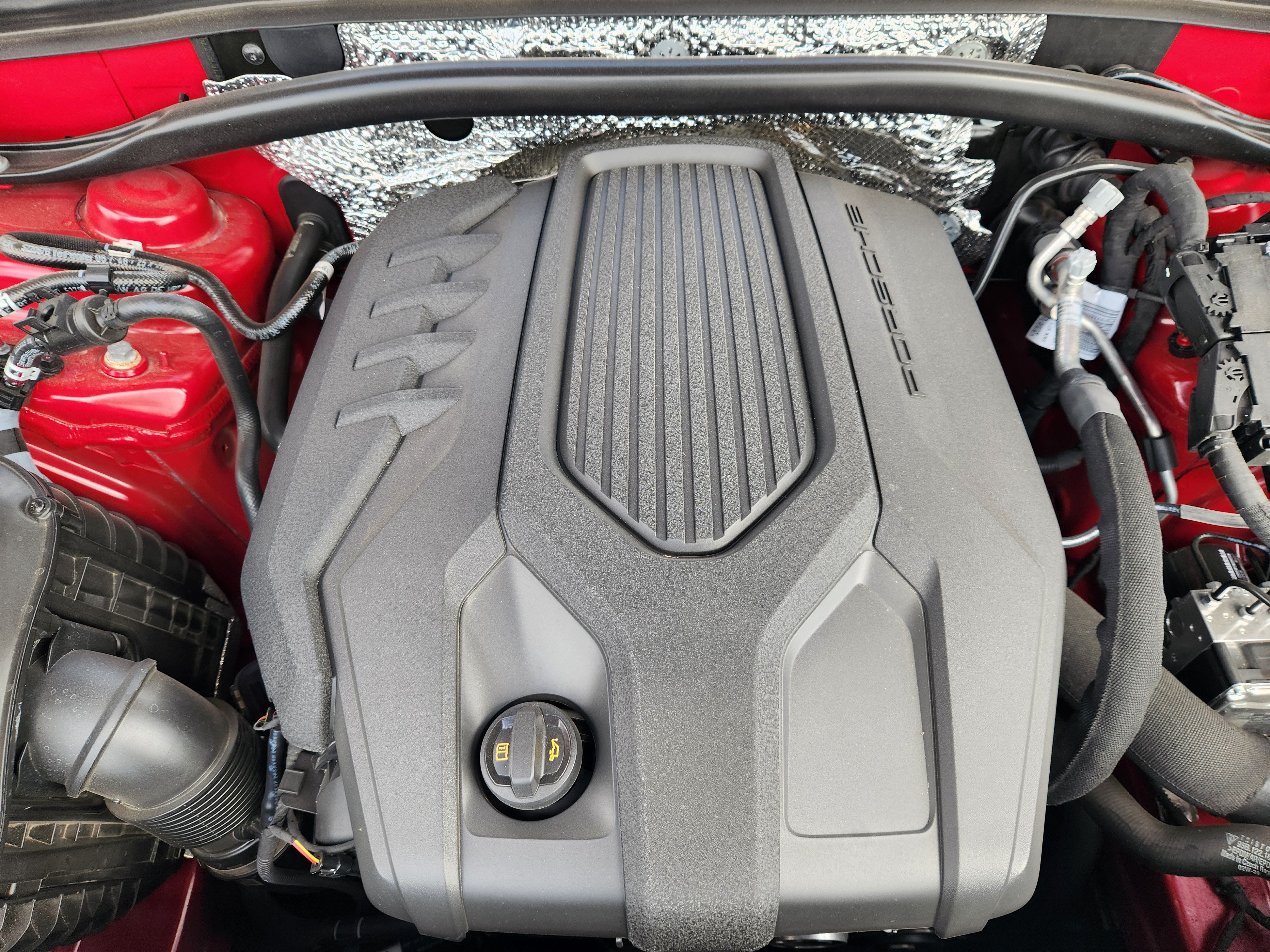 Certified 2026 Porsche Macan AWD/4WD image 33