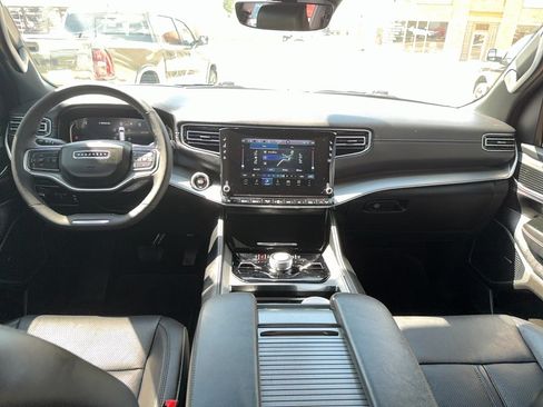 Used 2024 Jeep Wagoneer Series II w/ Convenience Group I AWD/4WD image 15