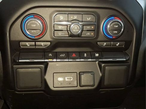 Used 2022 Chevrolet Silverado 1500 LT AWD/4WD image 19