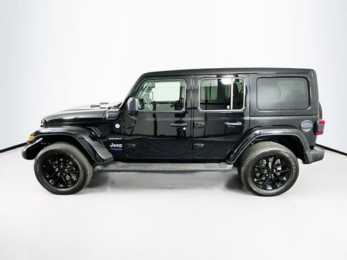 Used 2022 Jeep Wrangler Unlimited Sahara w/ Safety Group AWD/4WD image 4