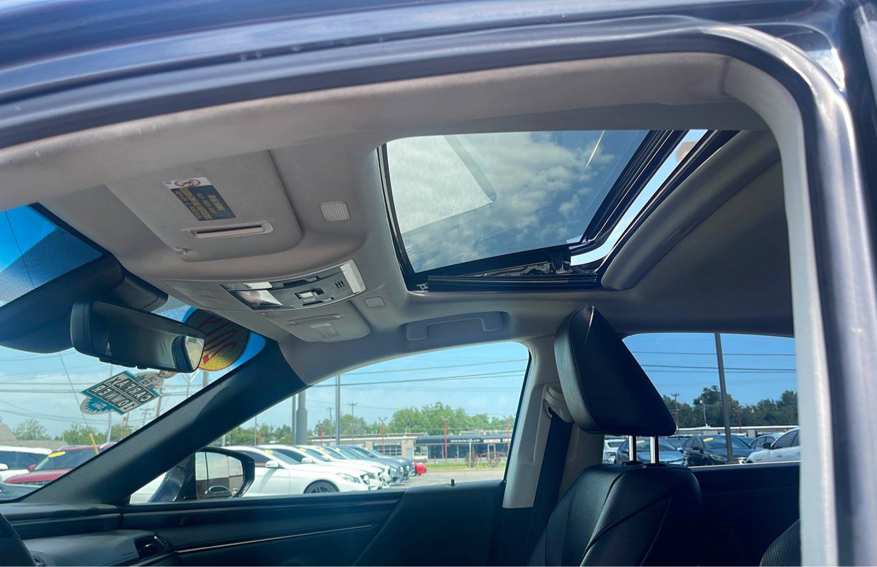 Used 2019 Lexus ES 350 w/ Accessory Package 2 FWD image 25