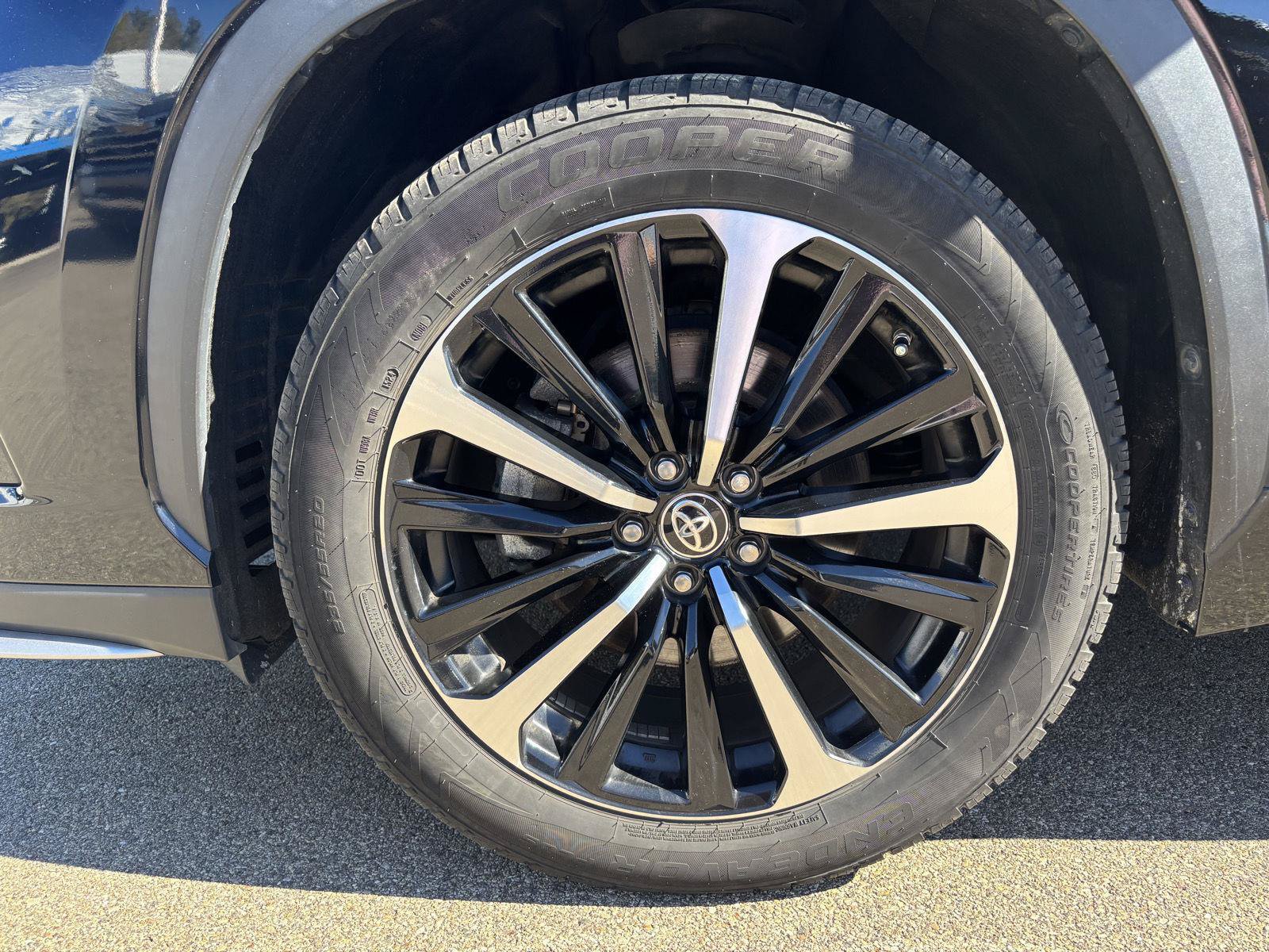 Used 2021 Toyota Highlander XSE AWD/4WD image 7