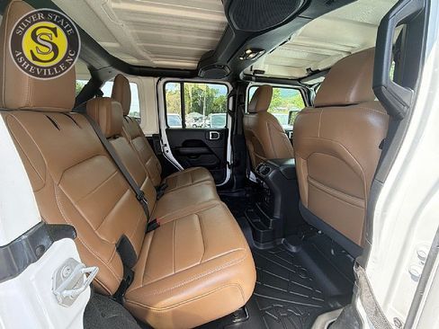 Used 2021 Jeep Wrangler Unlimited Sahara AWD/4WD image 17