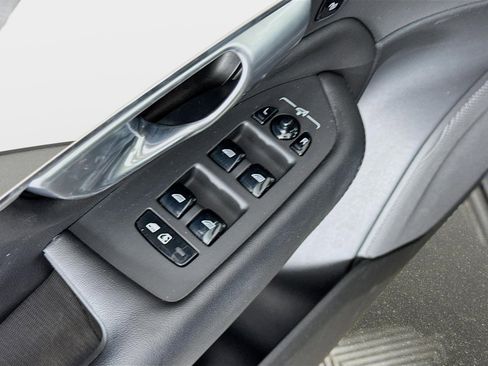 Used 2024 Volvo XC90 B6 Plus w/ Protection Package image 21