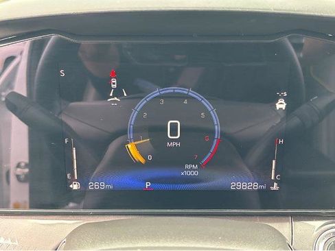 Used 2024 Chevrolet Trax ACTIV w/ Sunroof Package FWD image 3