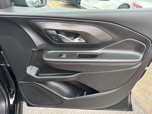 Used 2022 GMC Terrain SLT image 18