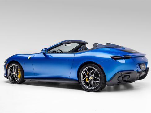 Used 2026 Ferrari Roma Spider RWD image 4