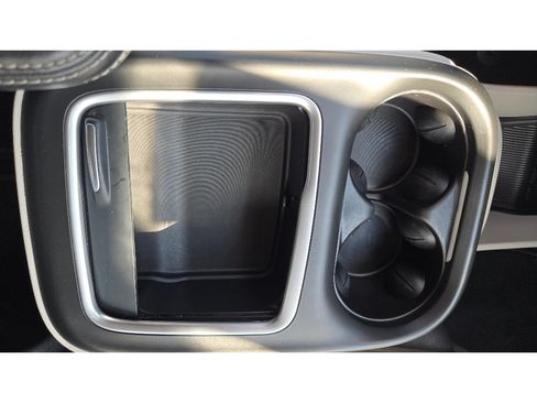 Used 2024 Chrysler Pacifica Touring-L FWD image 37