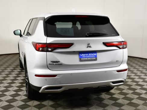 Used 2023 Mitsubishi Outlander SE AWD/4WD image 7