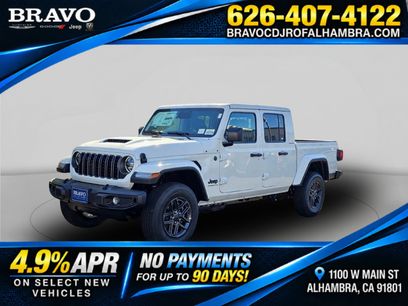 New 2026 Jeep Gladiator Sport