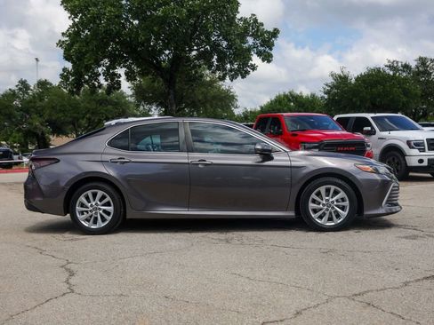 Used 2023 Toyota Camry LE FWD image 5