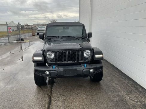 Used 2024 Jeep Wrangler Unlimited w/ Convenience Group image 5