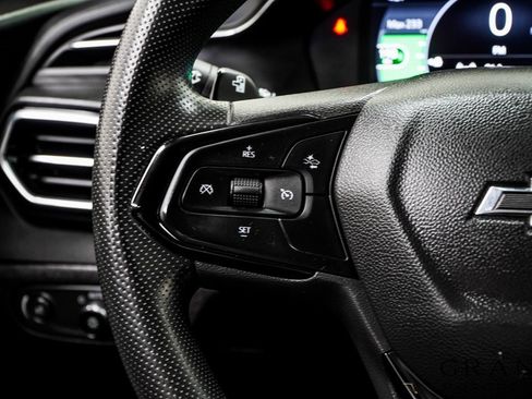 Used 2023 Chevrolet Bolt EUV LT image 32