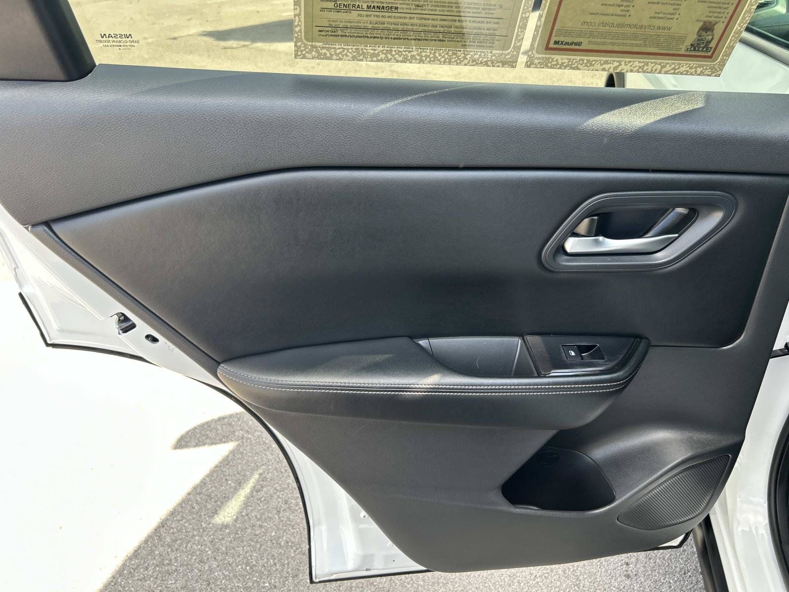 Used 2024 Nissan Rogue SV FWD image 25