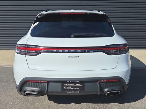 Certified 2022 Porsche Macan image 23
