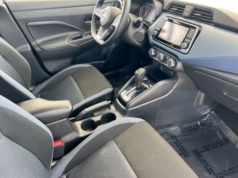 Used 2025 Nissan Versa SV FWD image 16