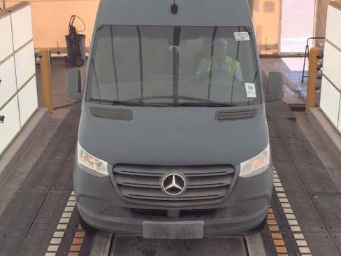 Used 2019 Mercedes-Benz Sprinter 170 image 2