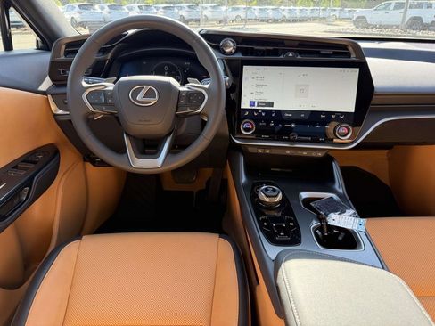 Used 2025 Lexus RZ 450e w/ Technology Package AWD/4WD image 8