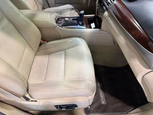 Used 2014 Lexus LS 460 w/ Comfort Package RWD image 28