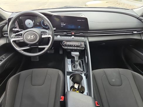Used 2024 Hyundai Elantra SEL w/ Convenience Package image 29