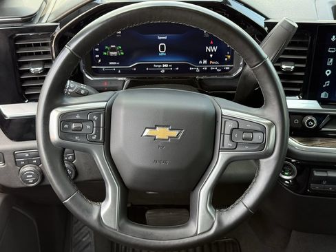 Used 2025 Chevrolet Silverado 2500 LT w/ Convenience Package AWD/4WD image 12